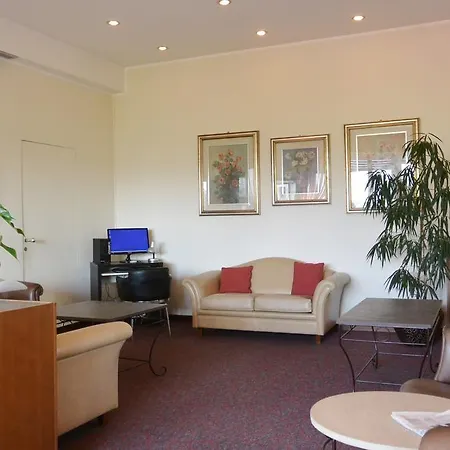 Hotell Rosengarten 3*