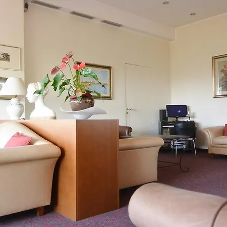 Rosengarten Hotell Pavia